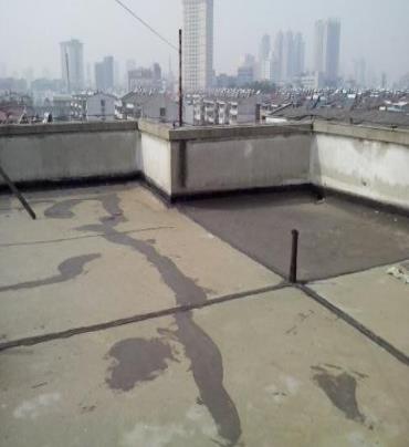 威海市漏水维修 楼顶漏水是什么原因，楼顶漏水维修方法是什么?