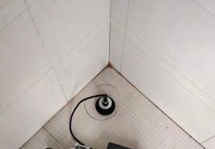 {威海市}卫生间漏水维修之淋浴房石基地面衔接处注浆推荐个靠谱的商家，推荐诚匠小爱修缮